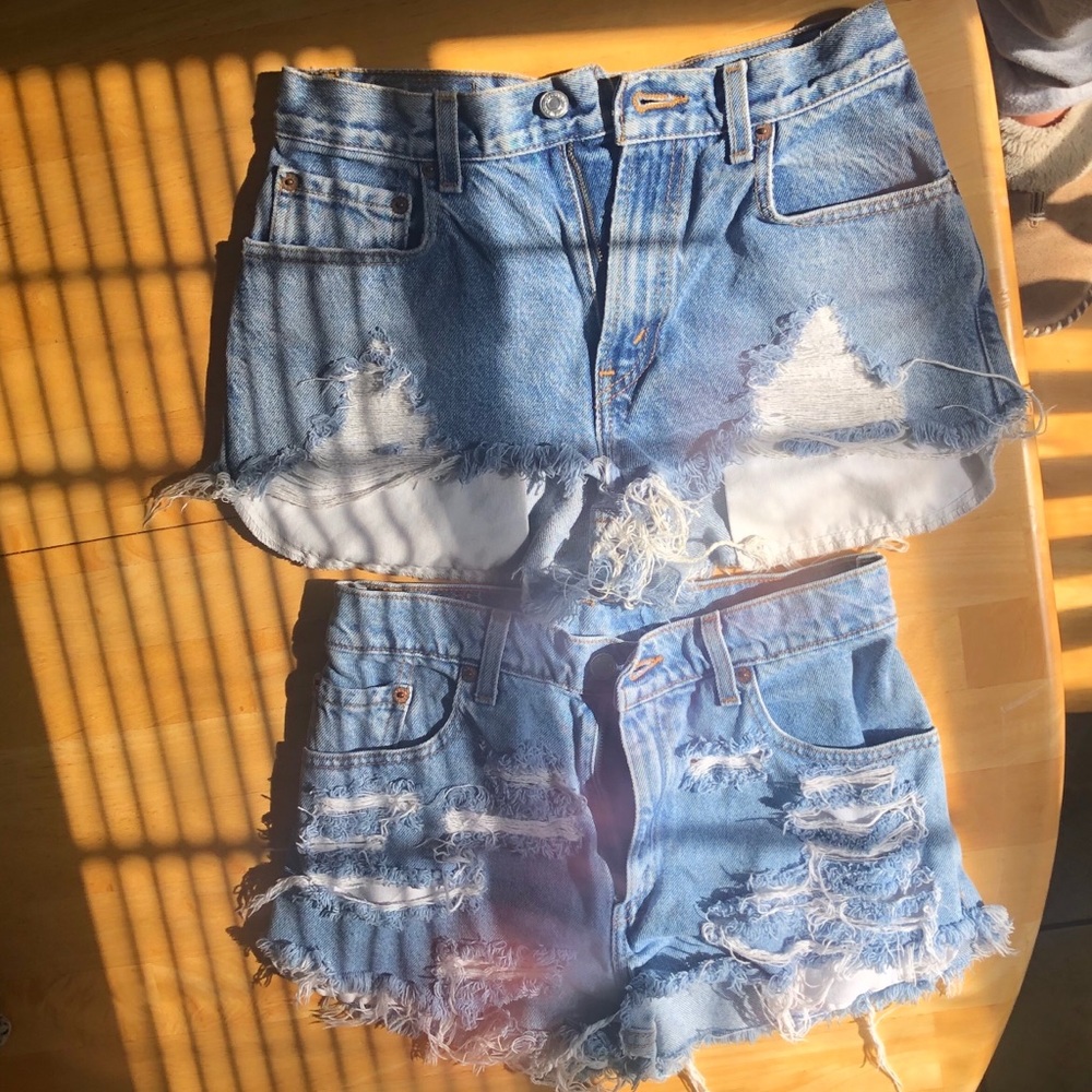 distressed levi high waisted shorts (bundle)
